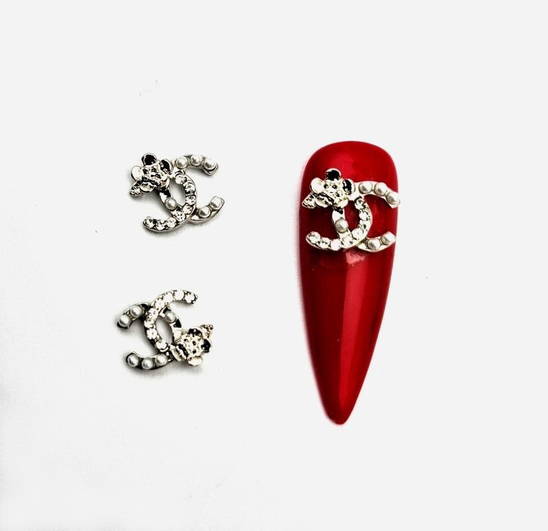 2 pcs Luxury Brand Nail Charms Unique Style Alloy Heart Zircon Luxury Jewelry For Manicure Nail Art Decoration Accessories