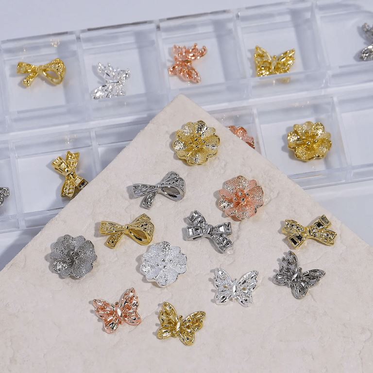 24pcs/box Alloy Zircon Butterfly Design Nail Decoration Rhinestone Flower Bow Bear Nail Tips Decorations Manicure Art Accessories