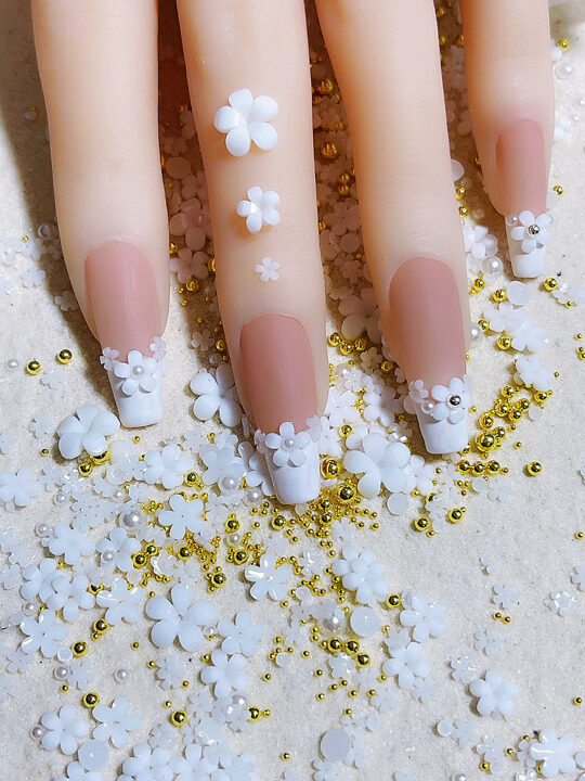 3D White Flower Nail Art Charm Decoration Nail Flower Pearl Golden Caviar Beads Acrylic Nail Art Stud